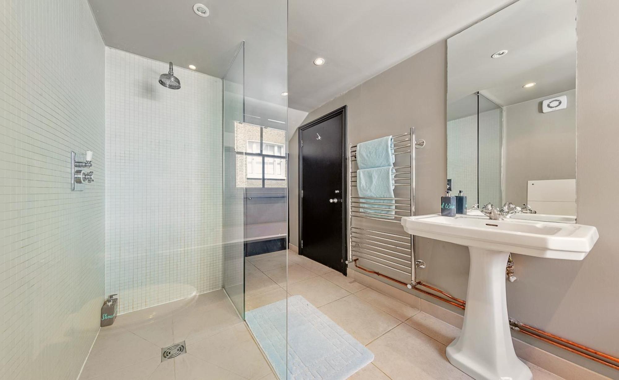 Townhouse With Rooftop By Hyde Park Apartamento