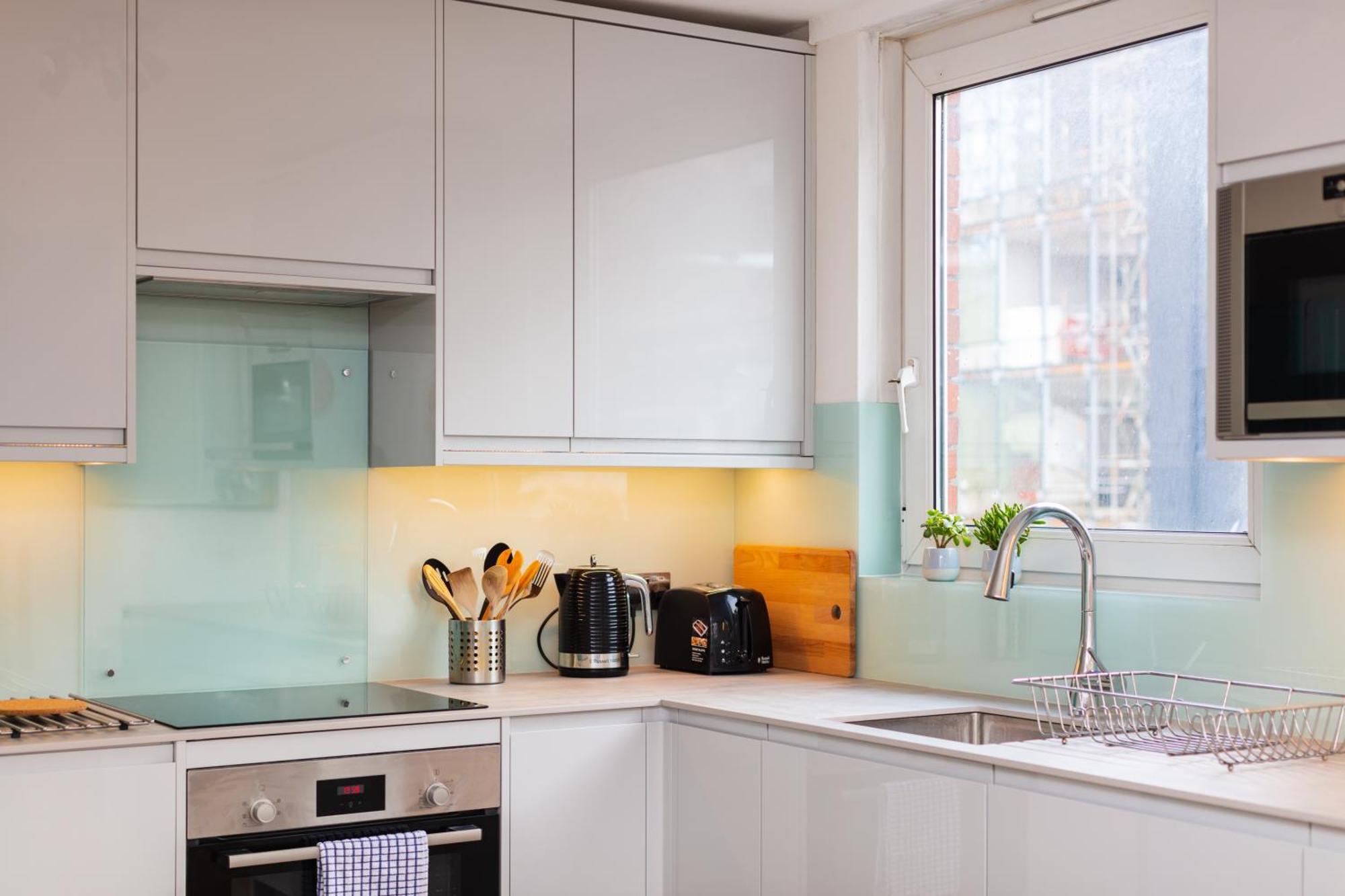 Spacious 3 Bedroom In Old Street