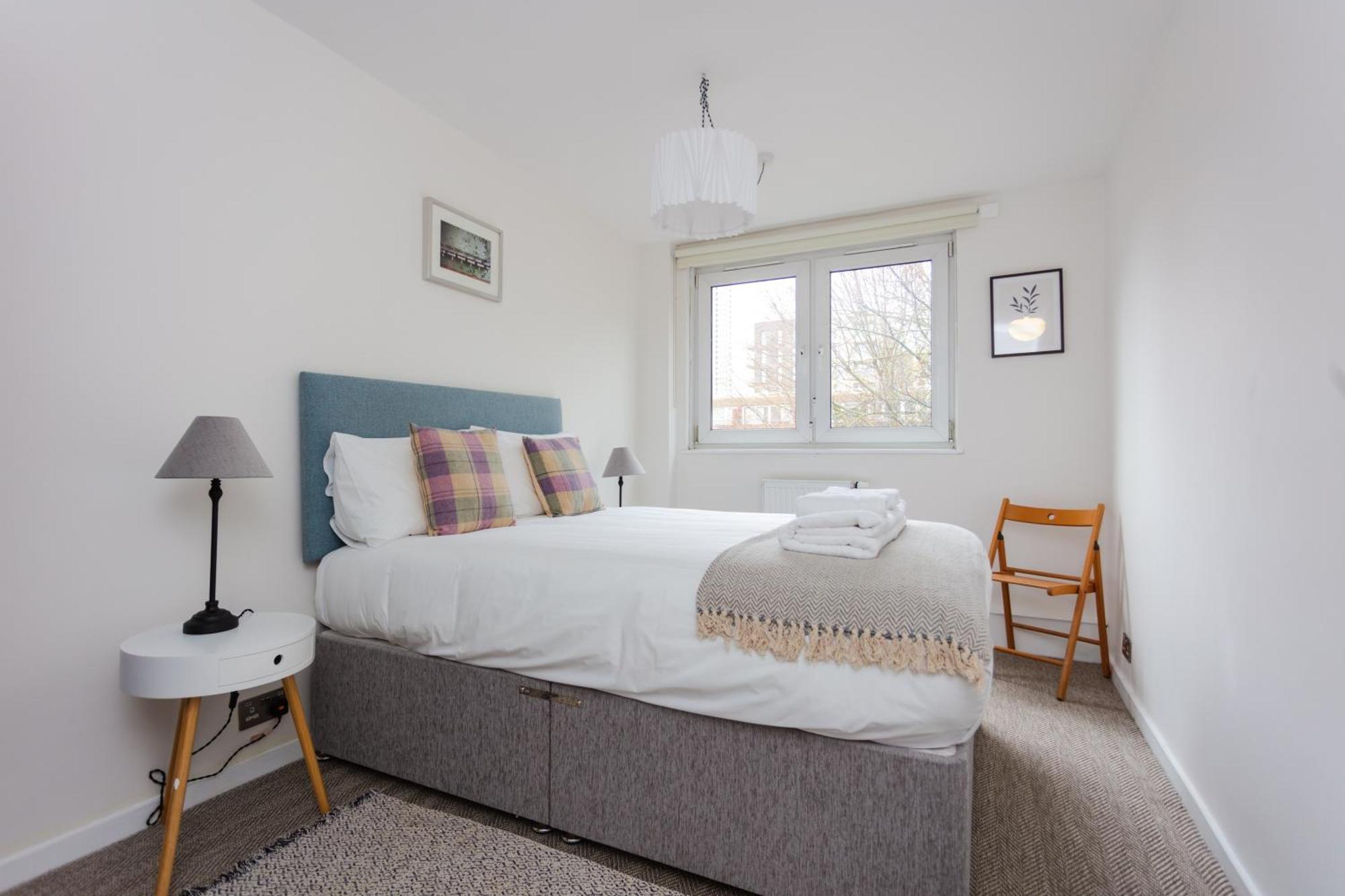 Spacious 3 Bedroom In Old Street