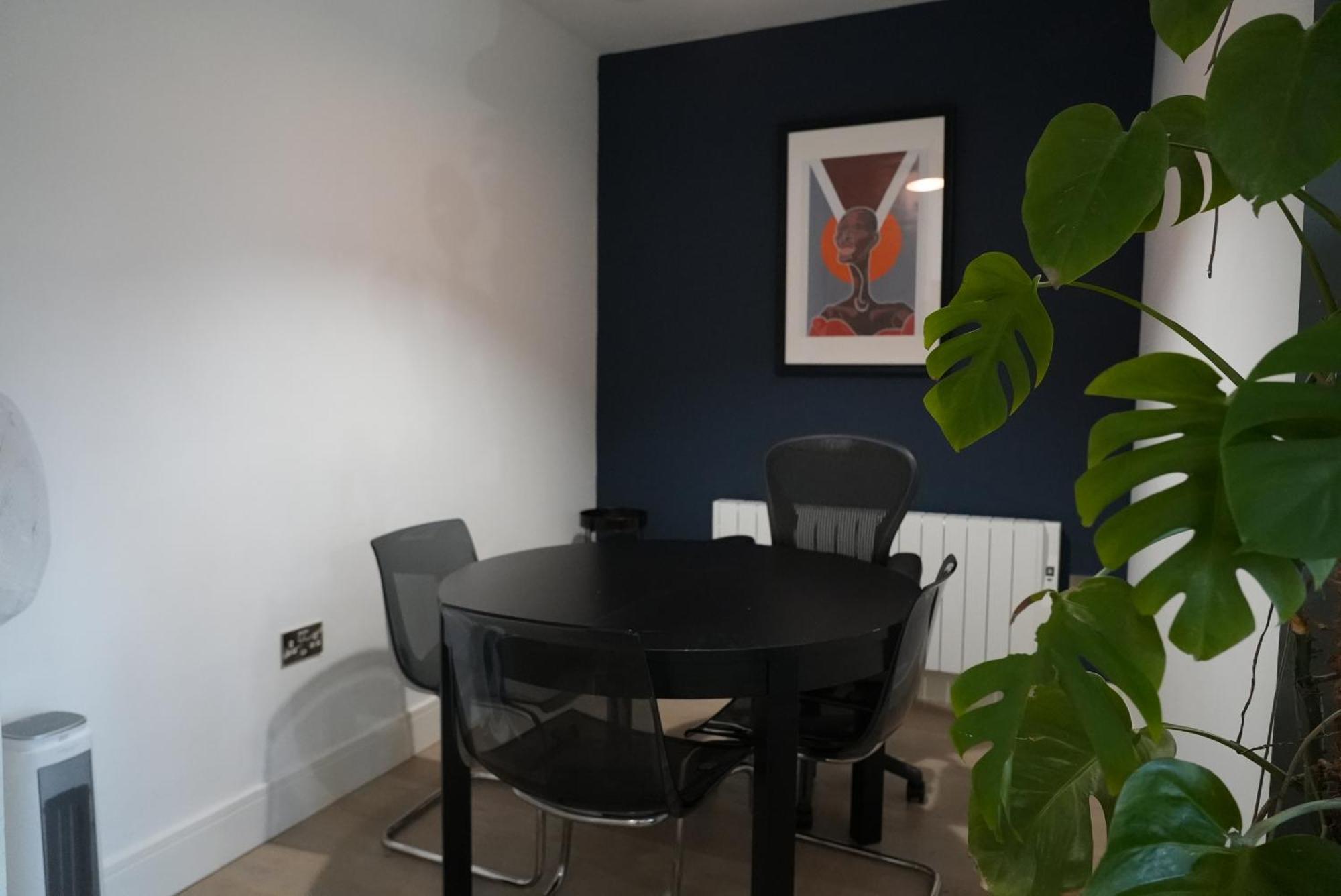 Apartment West Luxury Oasis, Ealing Broadway - Location!!! London