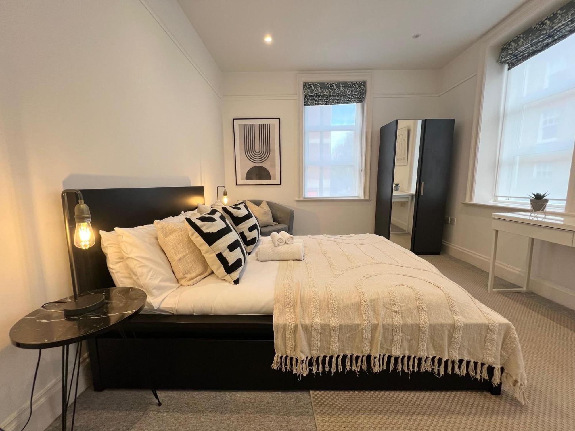 Stylish Flat Steps From Oxford Street! Londres