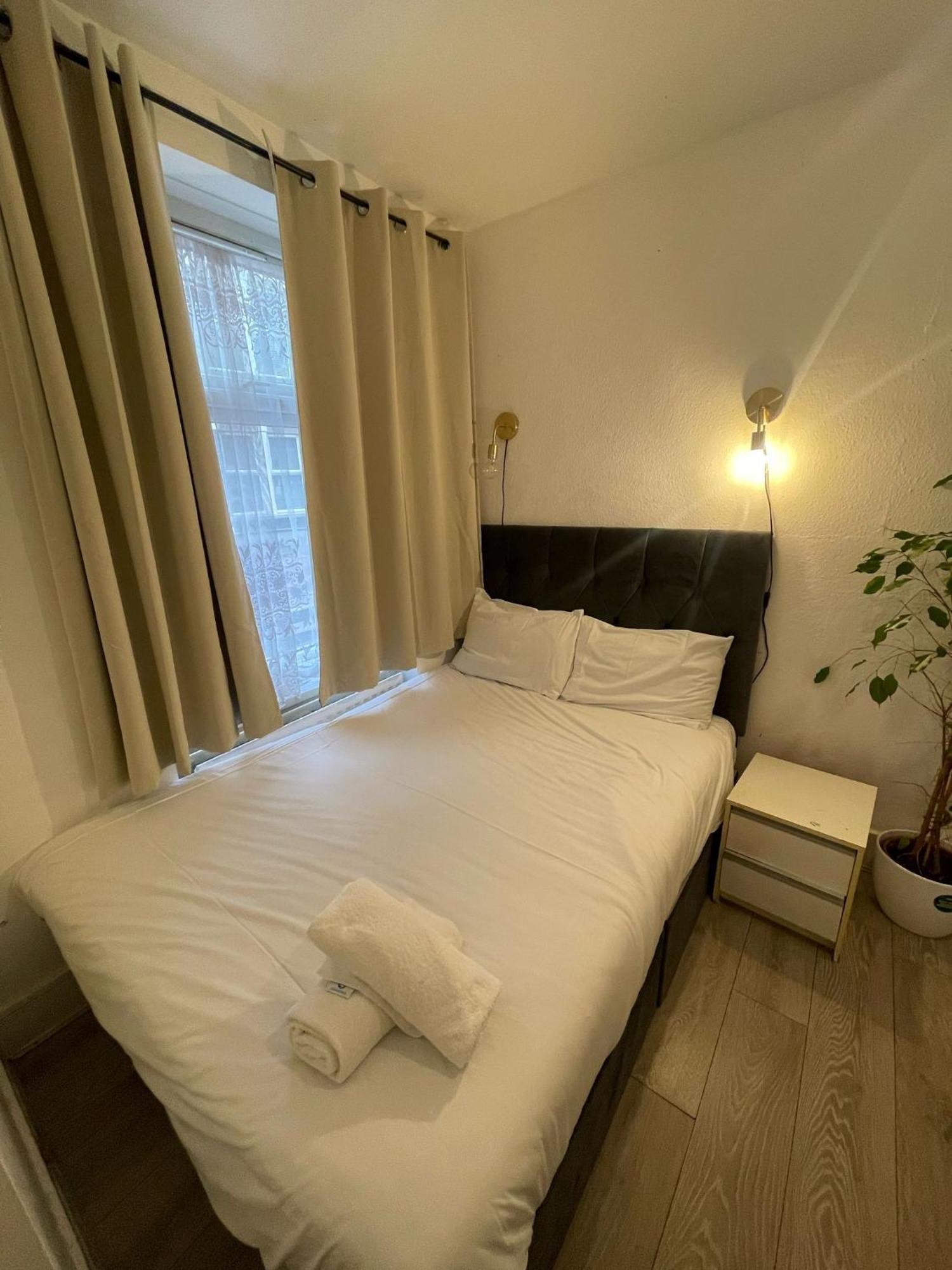 Appartement 2 Bedroom Flat Ground Floor Londres