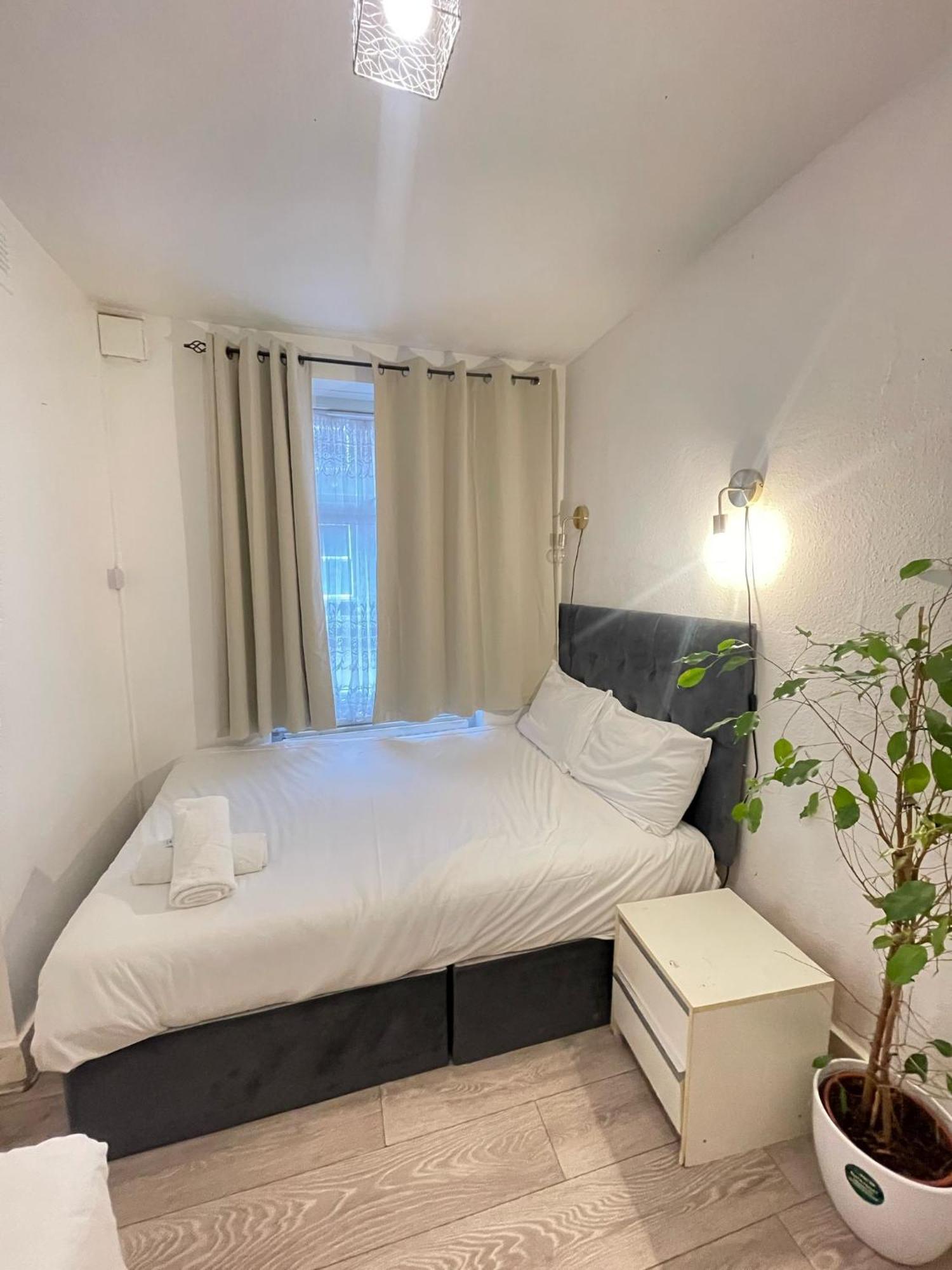 2 Bedroom Flat Ground Floor Appartement