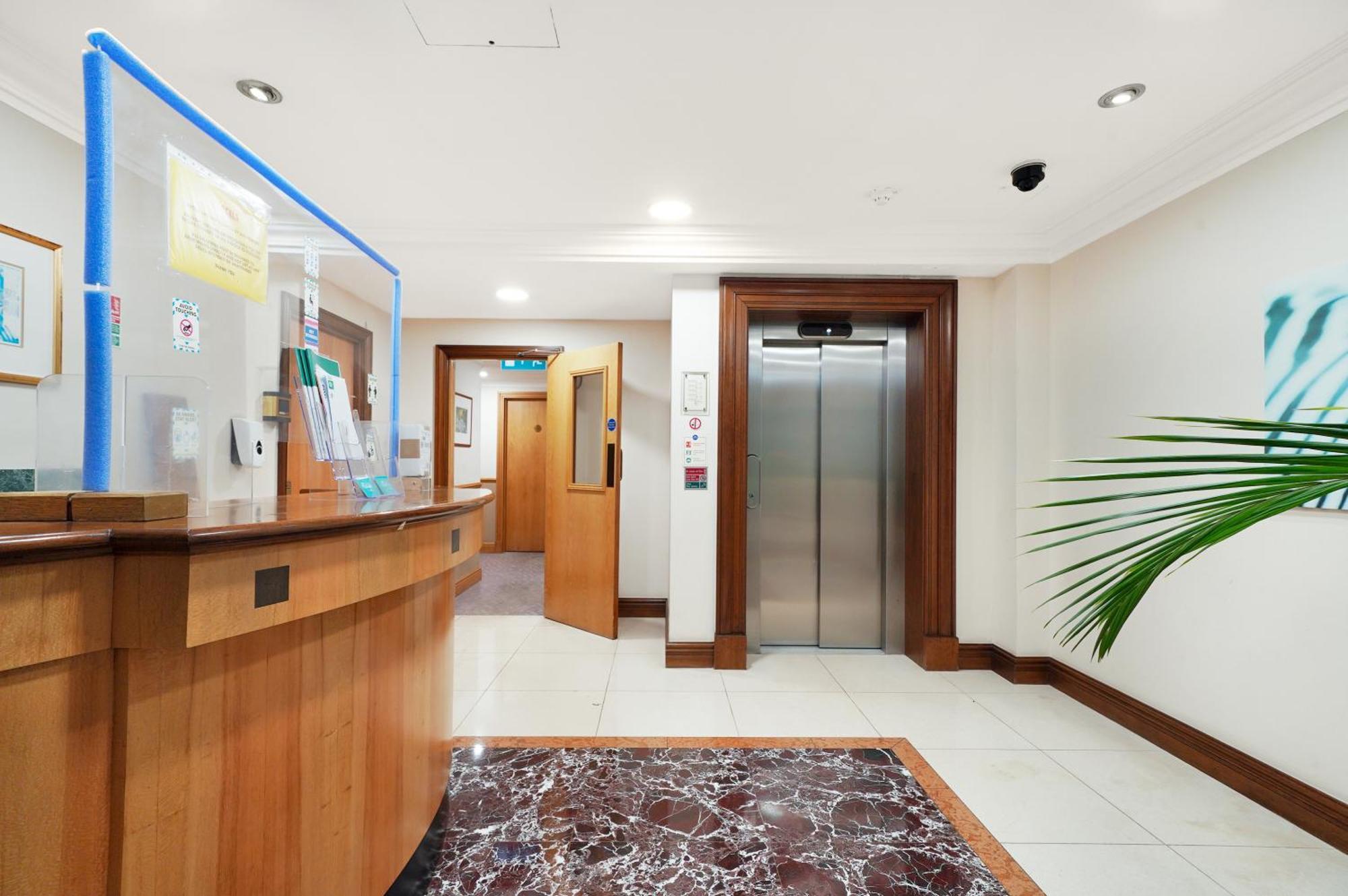 Luxury 3-bed With Private Garden En-suites & Underground Parking Prime Nw6 Location Appartement Londres