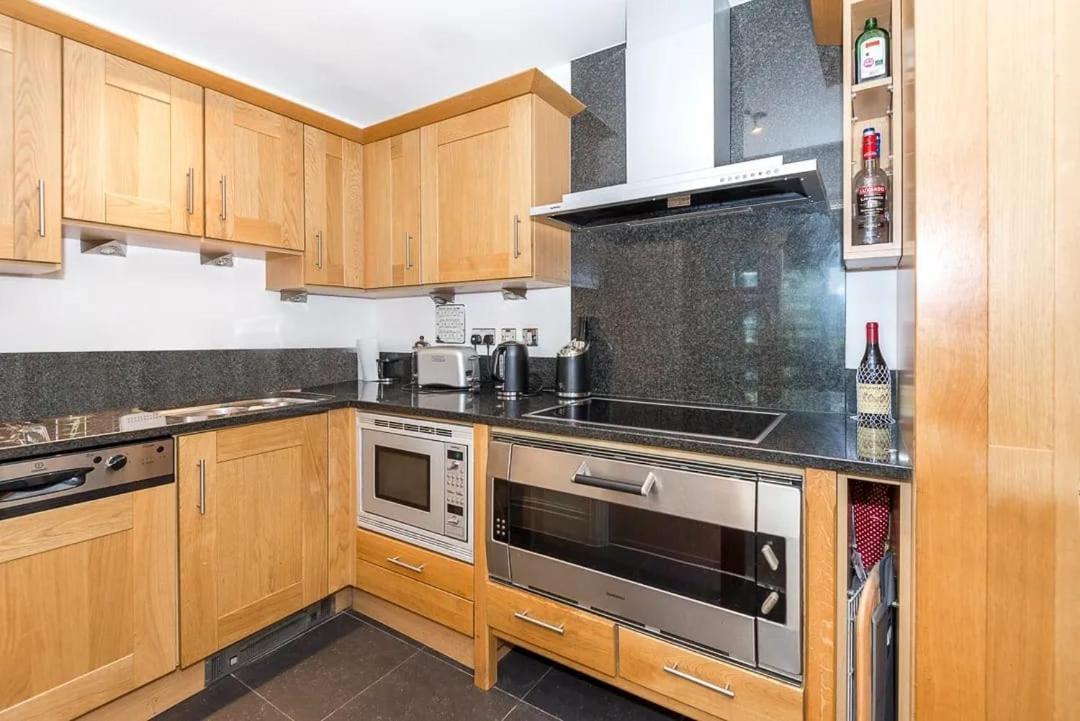 Luxury 2 Bedroom Flat In Chelsea Harbour, * Londres