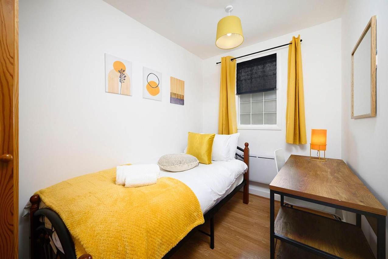 Stylish & Cozy 2-bedroom Flat With Parking Londres