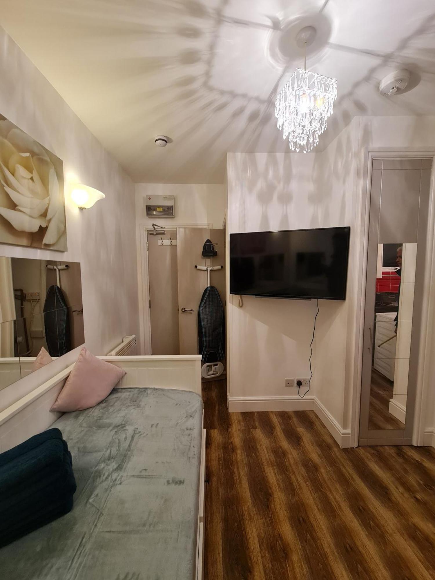 St 5 - Quiet Flat - 11 Mins Walk To Tube Londres