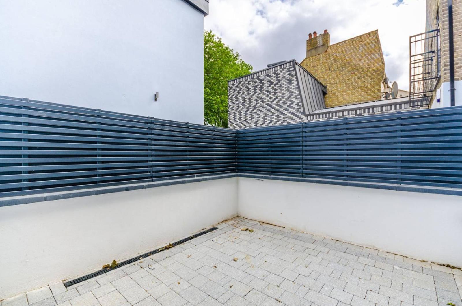 Stylish 1br 1ba Private Patio Londres