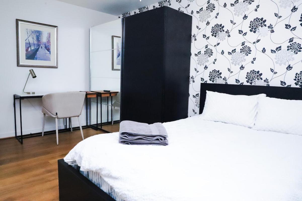 Great Location, Direct Links To Bridge! Appartement Londres