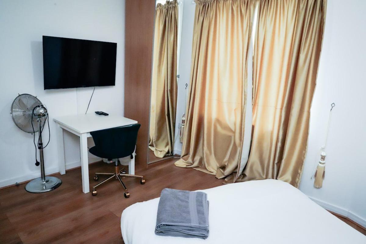 Great Location, Direct Links To Bridge! Appartement Londres