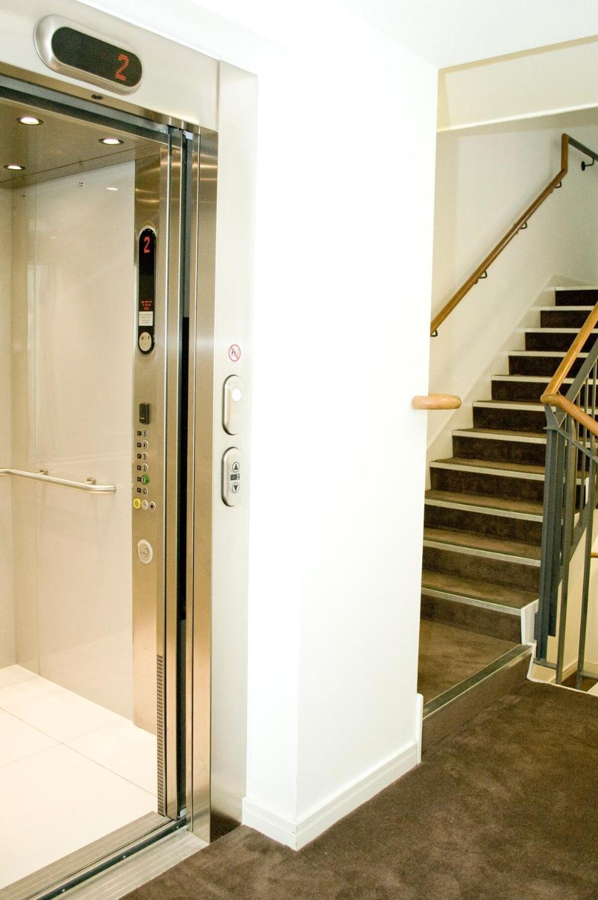 Great Location, Direct Links To Bridge! Londres