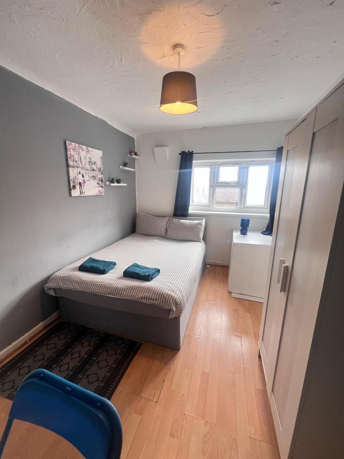 Quarto em Acomodações Particulares Colebert Avenue