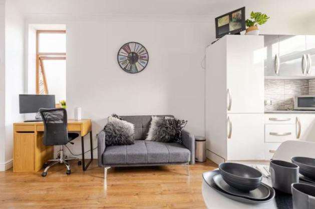1 Bedroom Town House In Hébergement de vacances Londres