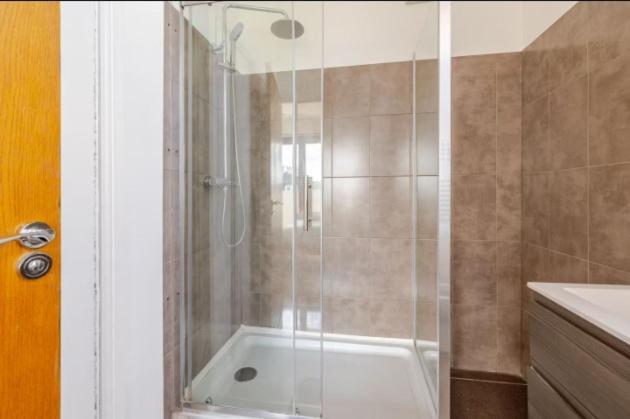 Hébergement de vacances 1 Bedroom Town House In *