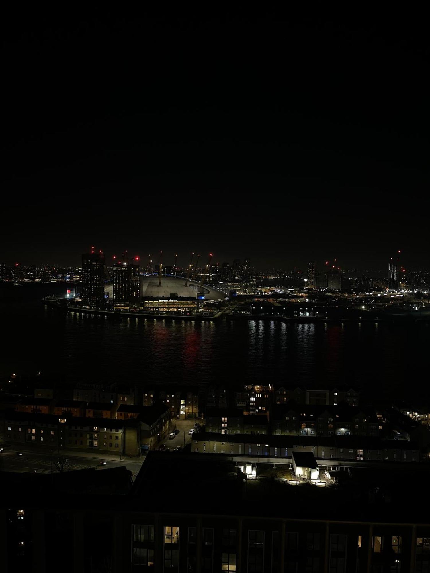 Luxury Canary Wharf Apt- Skyline Views & Balcony * Londres