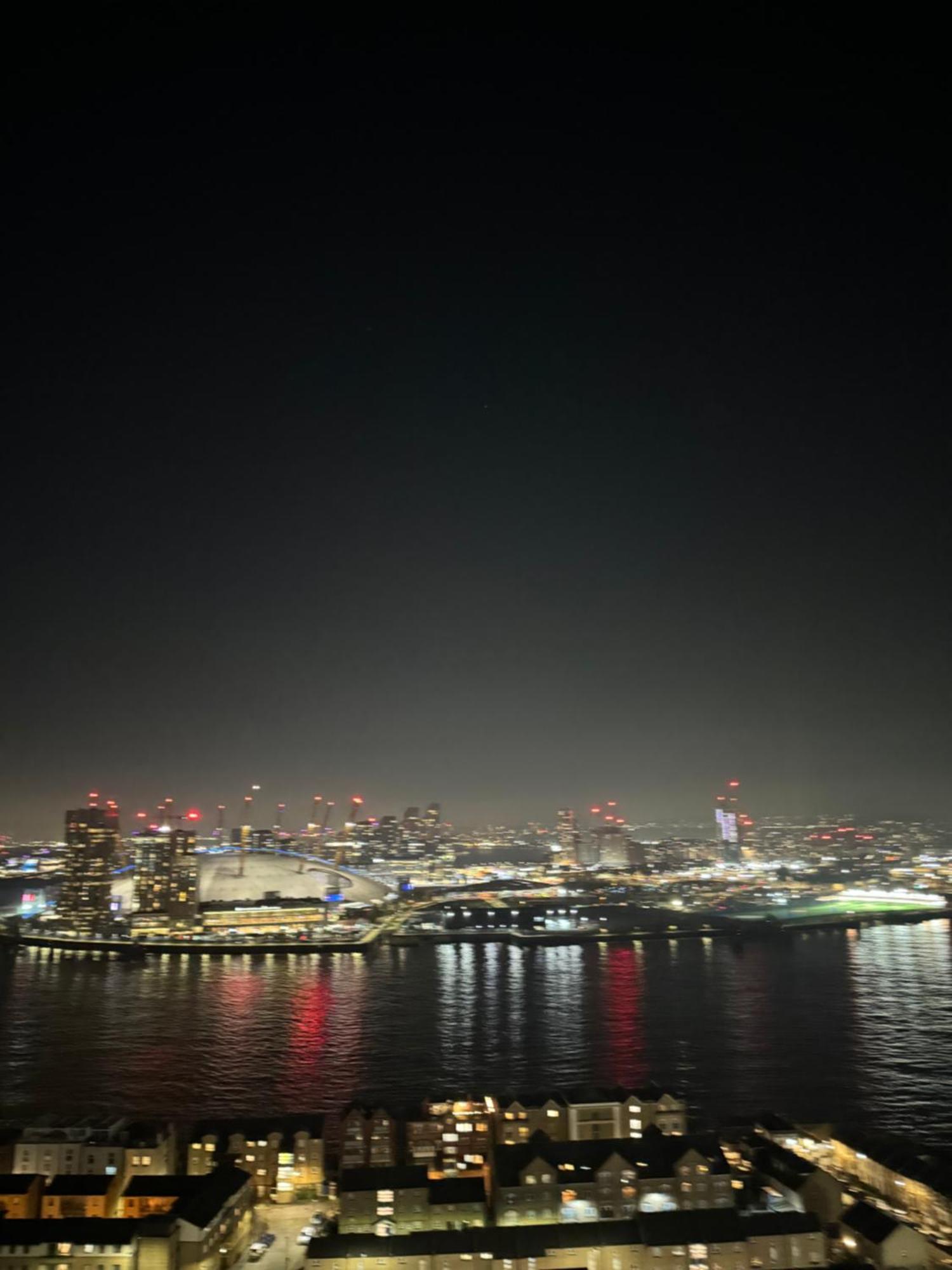 Luxury Canary Wharf Apt- Skyline Views & Balcony * Londres