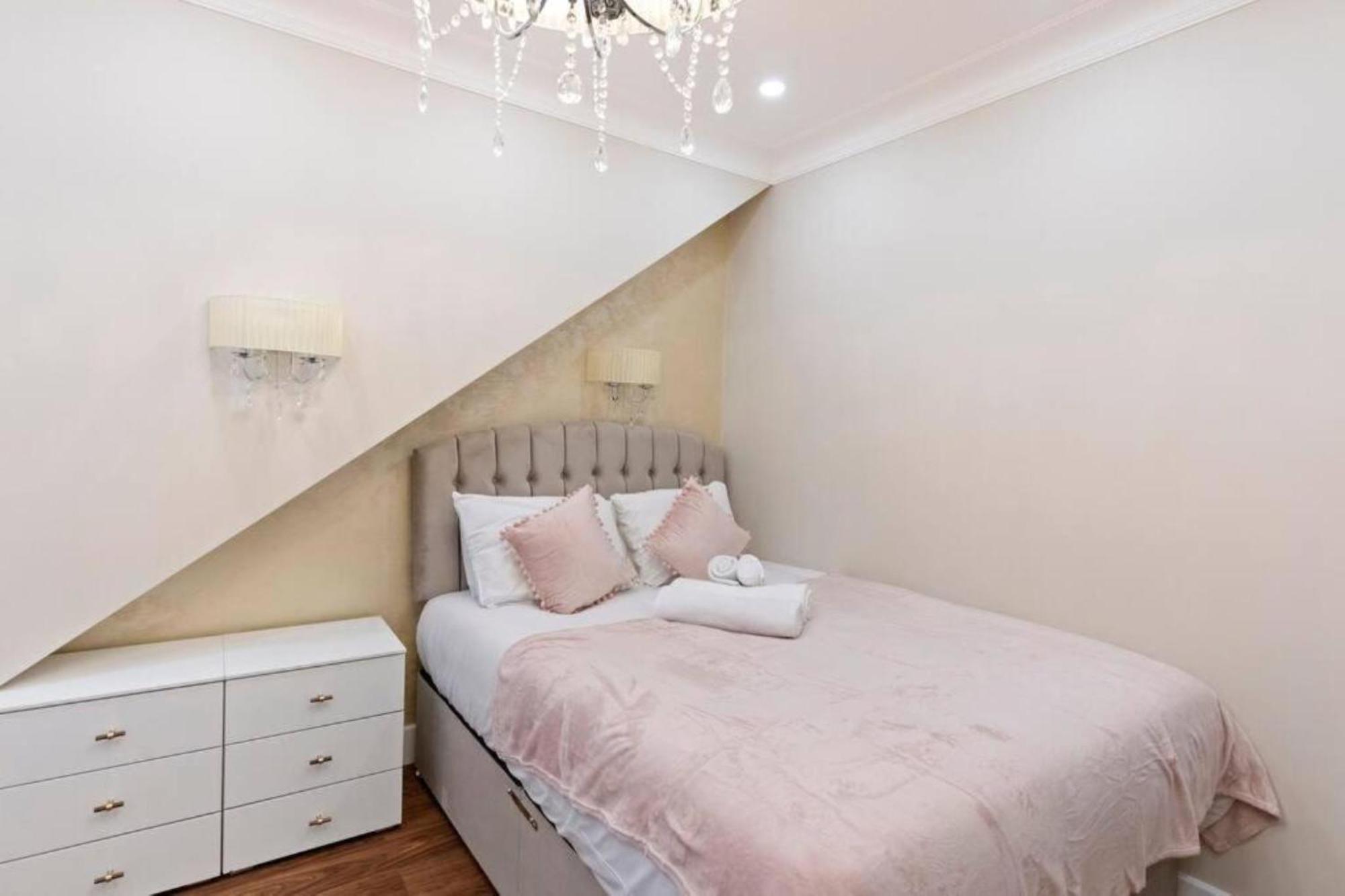 Metro Majesty 5-bedroom Gem In South Tottenham Apartamento