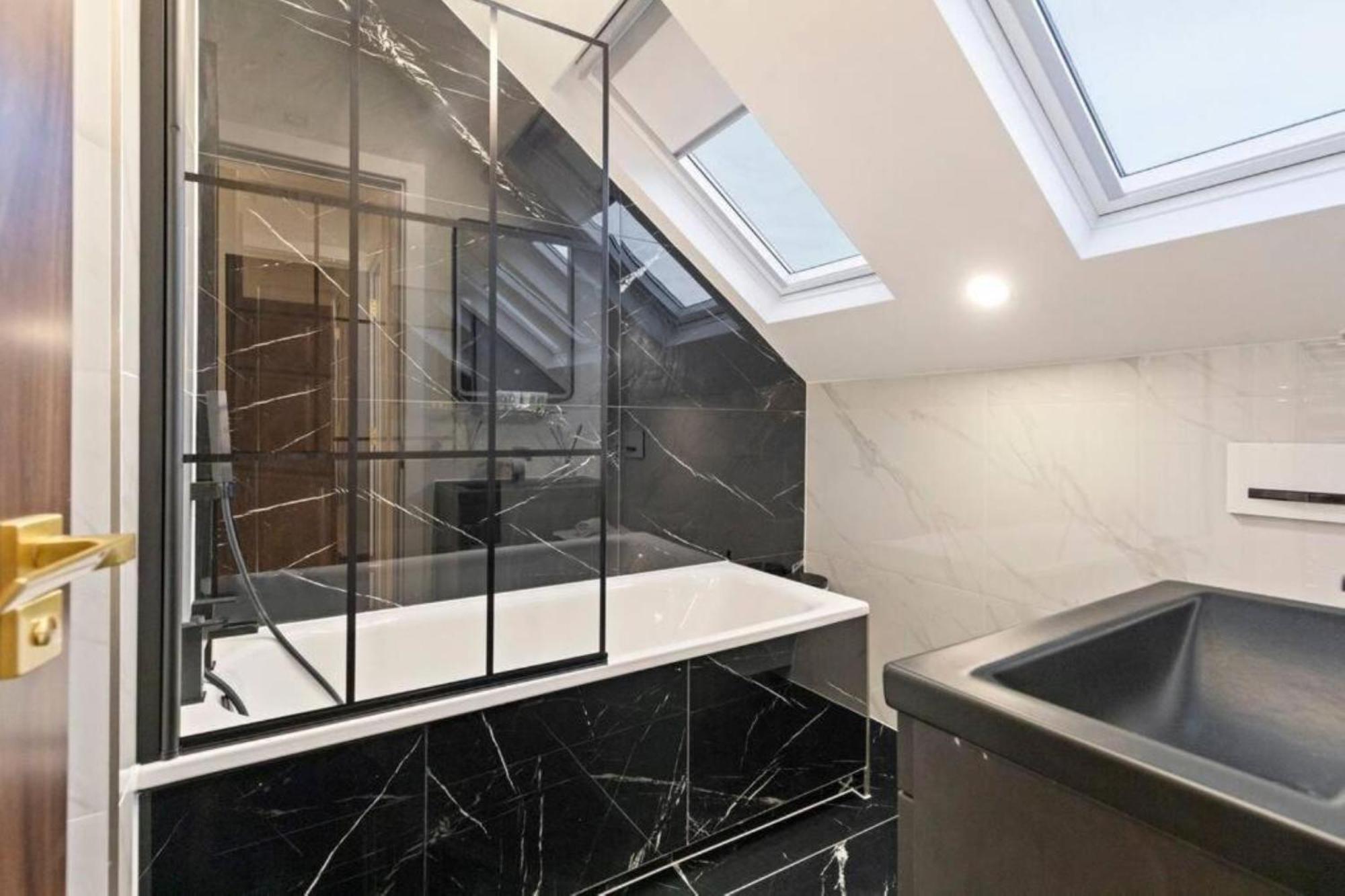 Metro Majesty 5-bedroom Gem In South Tottenham Londres