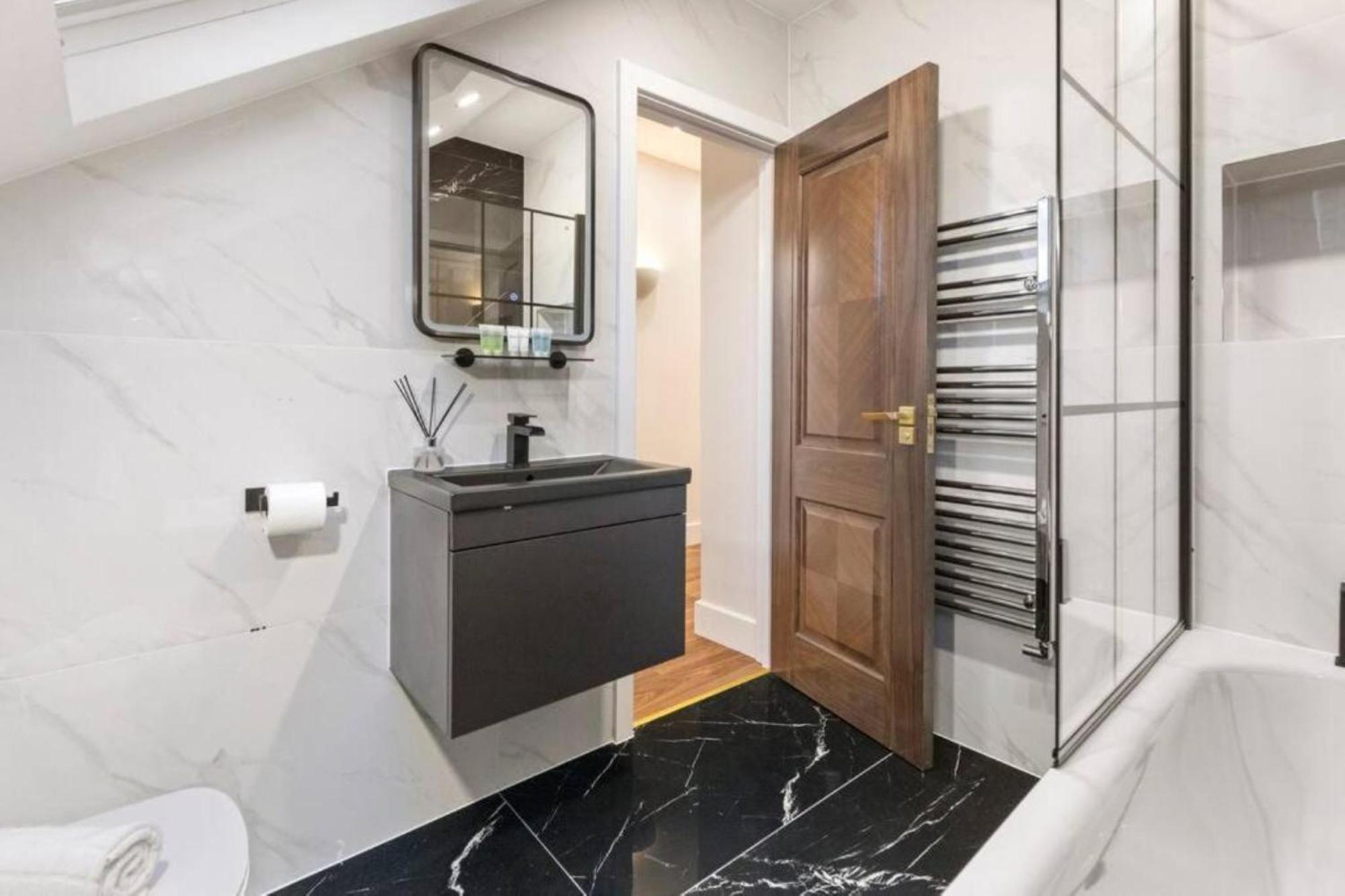 Apartamento Metro Majesty 5-bedroom Gem In South Tottenham