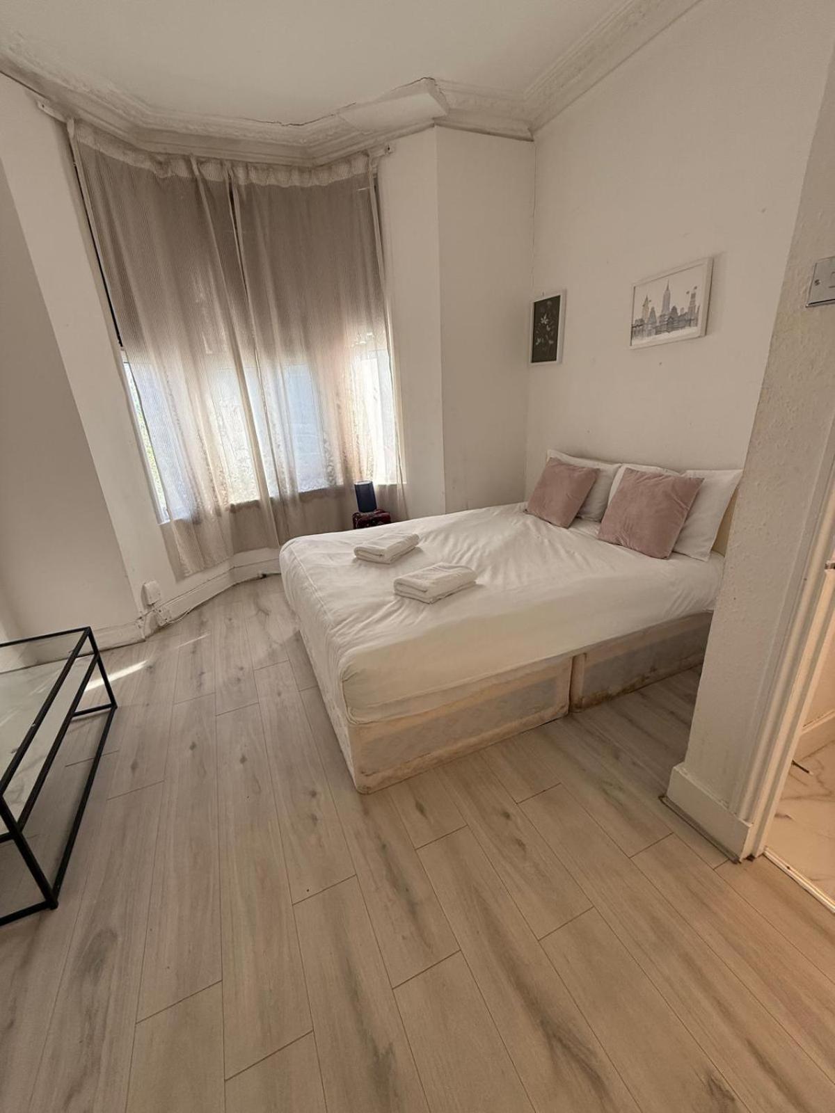 Millais Road 3 Bedroom Flat Appartement