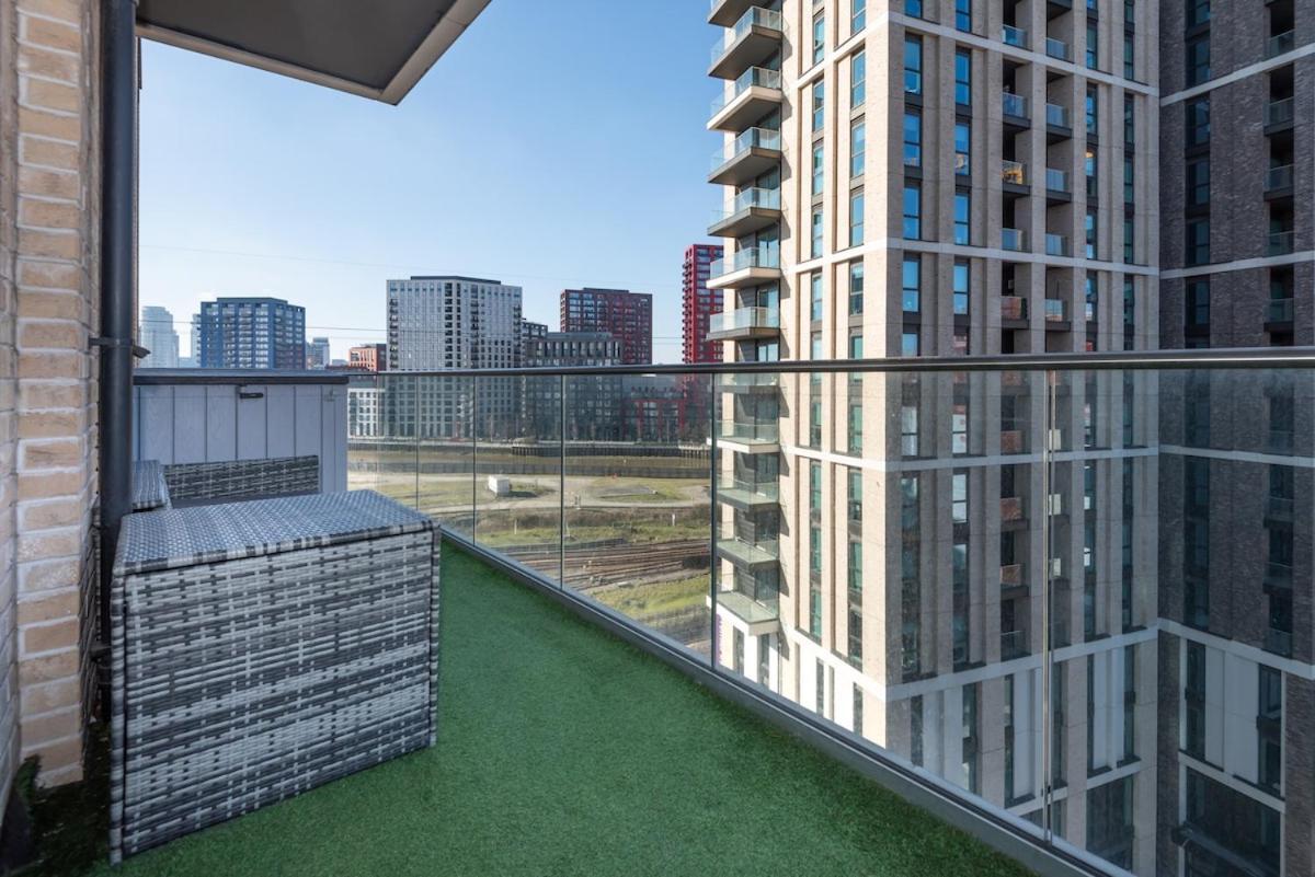 Luxury Effra Gardens, Canning Town 6 3bdr 2bth Appartement *