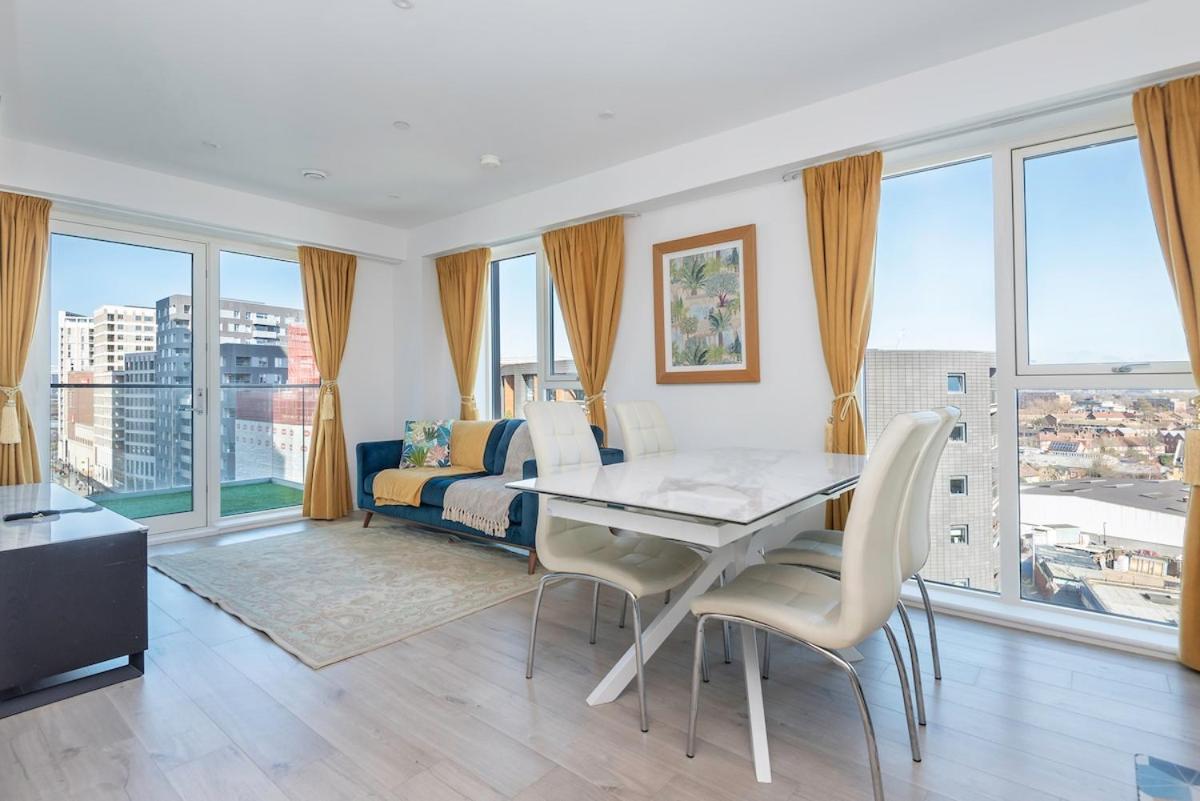 Luxury Effra Gardens, Canning Town 6 3bdr 2bth * Londres