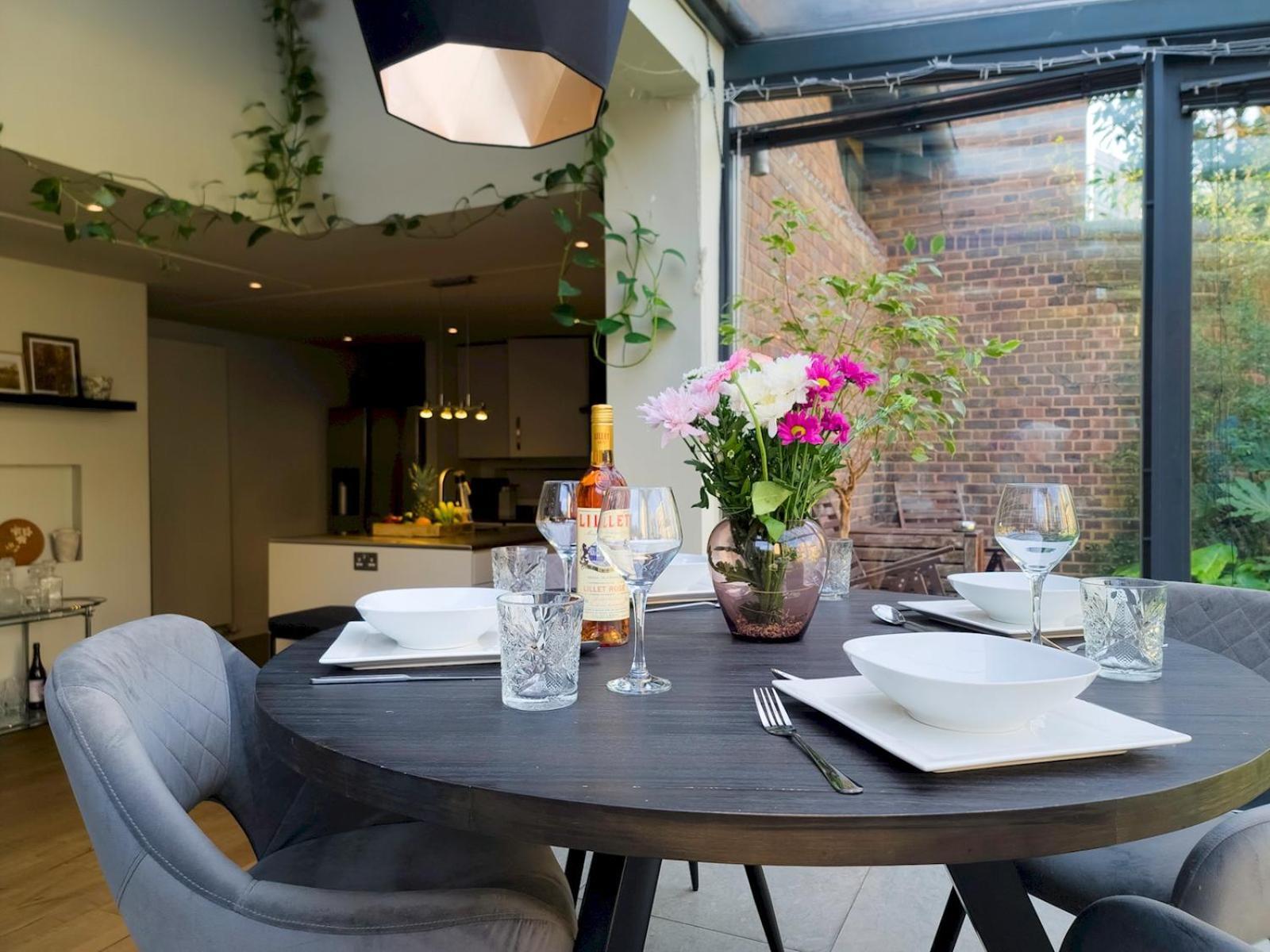 Spacious With Conservatory Dining Ptk *