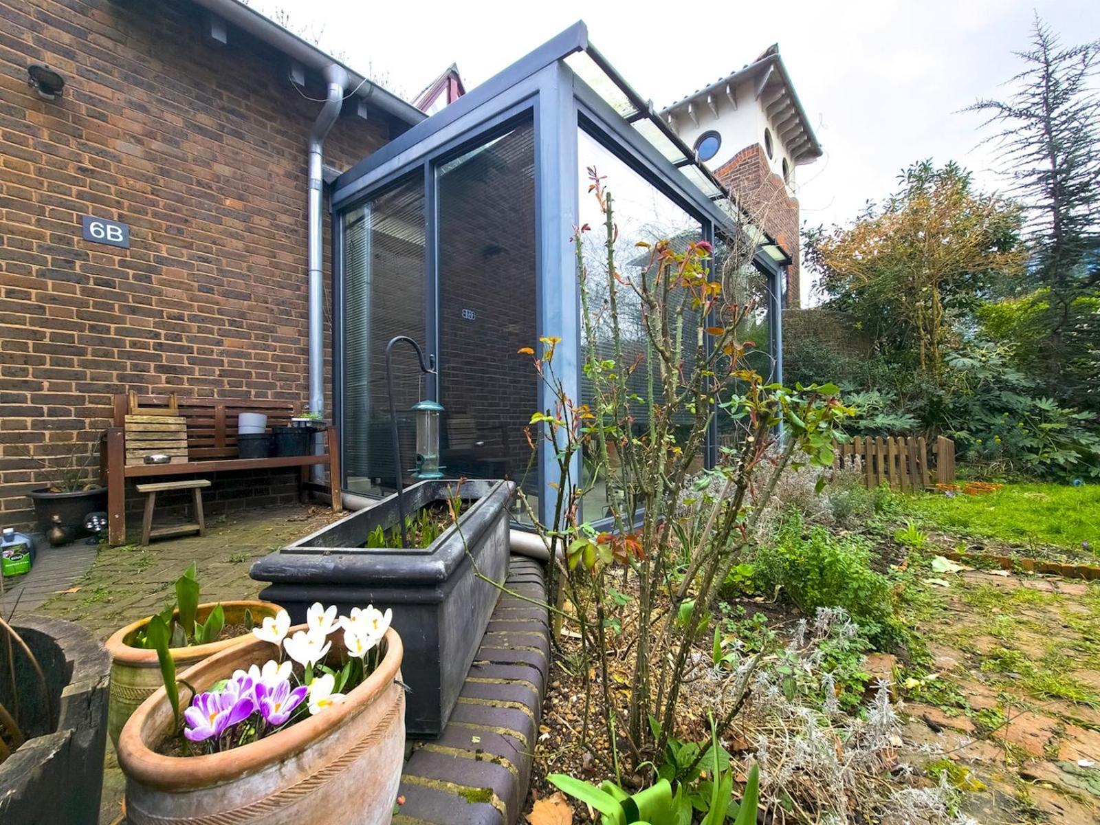 Hébergement de vacances Spacious With Conservatory Dining Ptk Londres