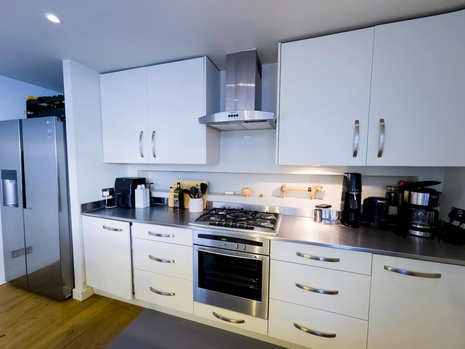Spacious With Conservatory Dining Ptk