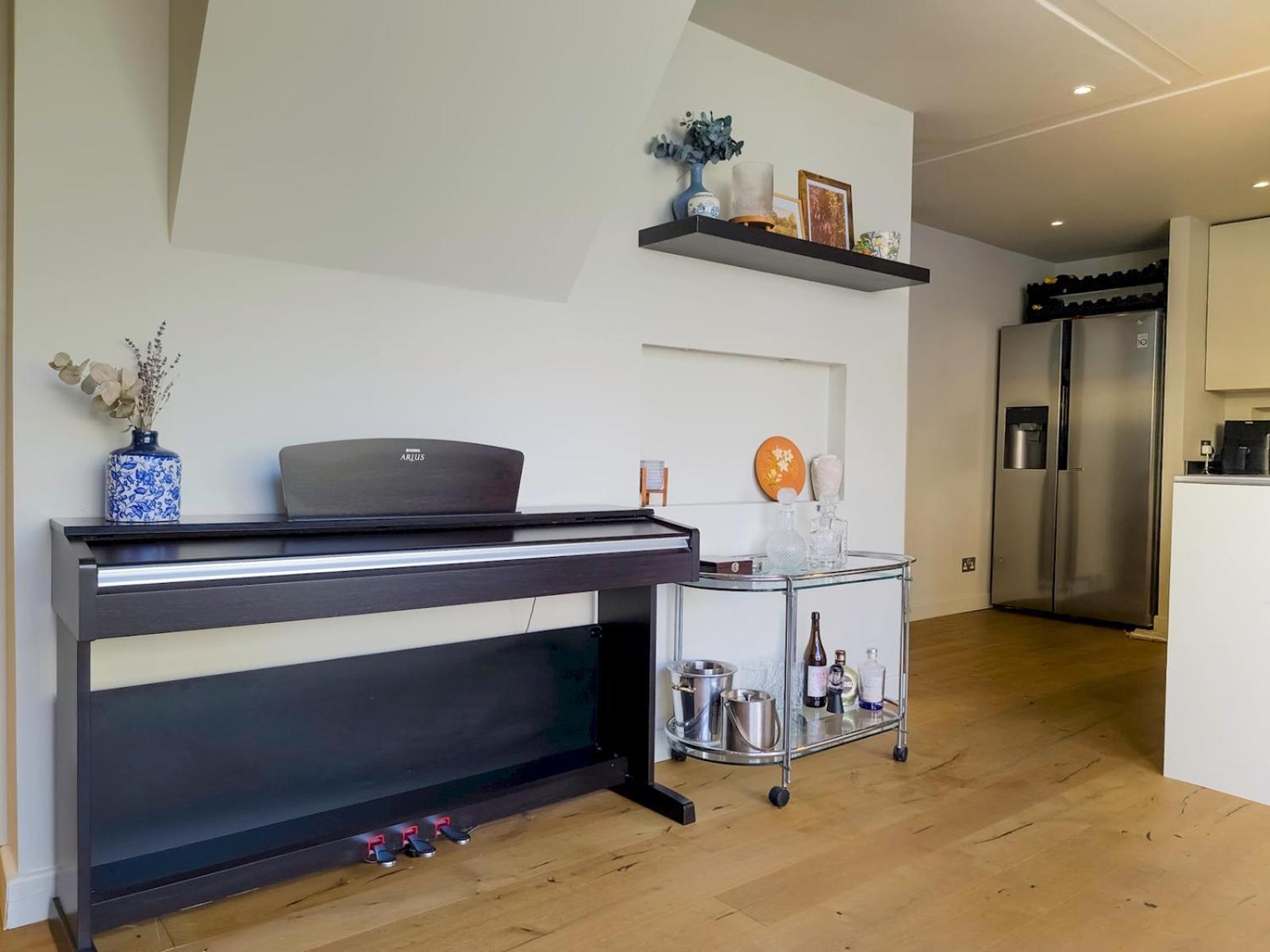 Spacious With Conservatory Dining Ptk Londres