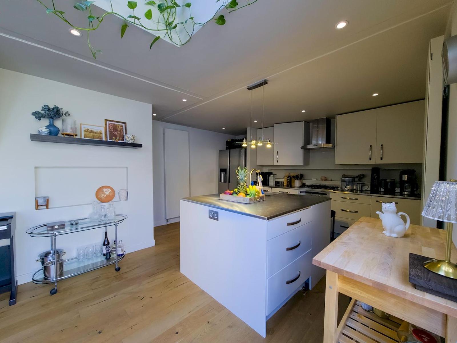 Spacious With Conservatory Dining Ptk *