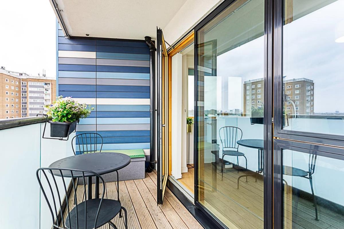 Trendy Queen's Park With Views Across