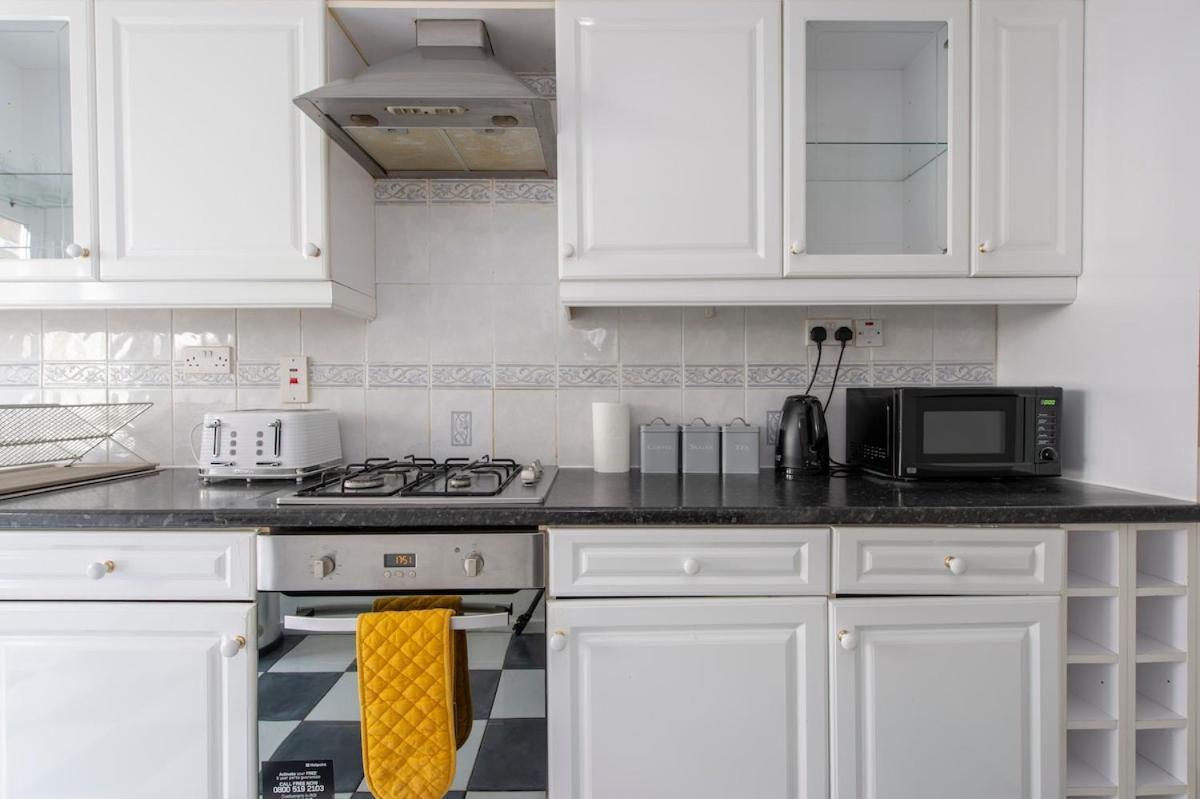 Lovely 2-bed 20 Mins To Londres