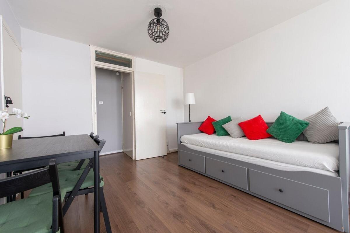 Lovely 2-bed 20 Mins To Appartement