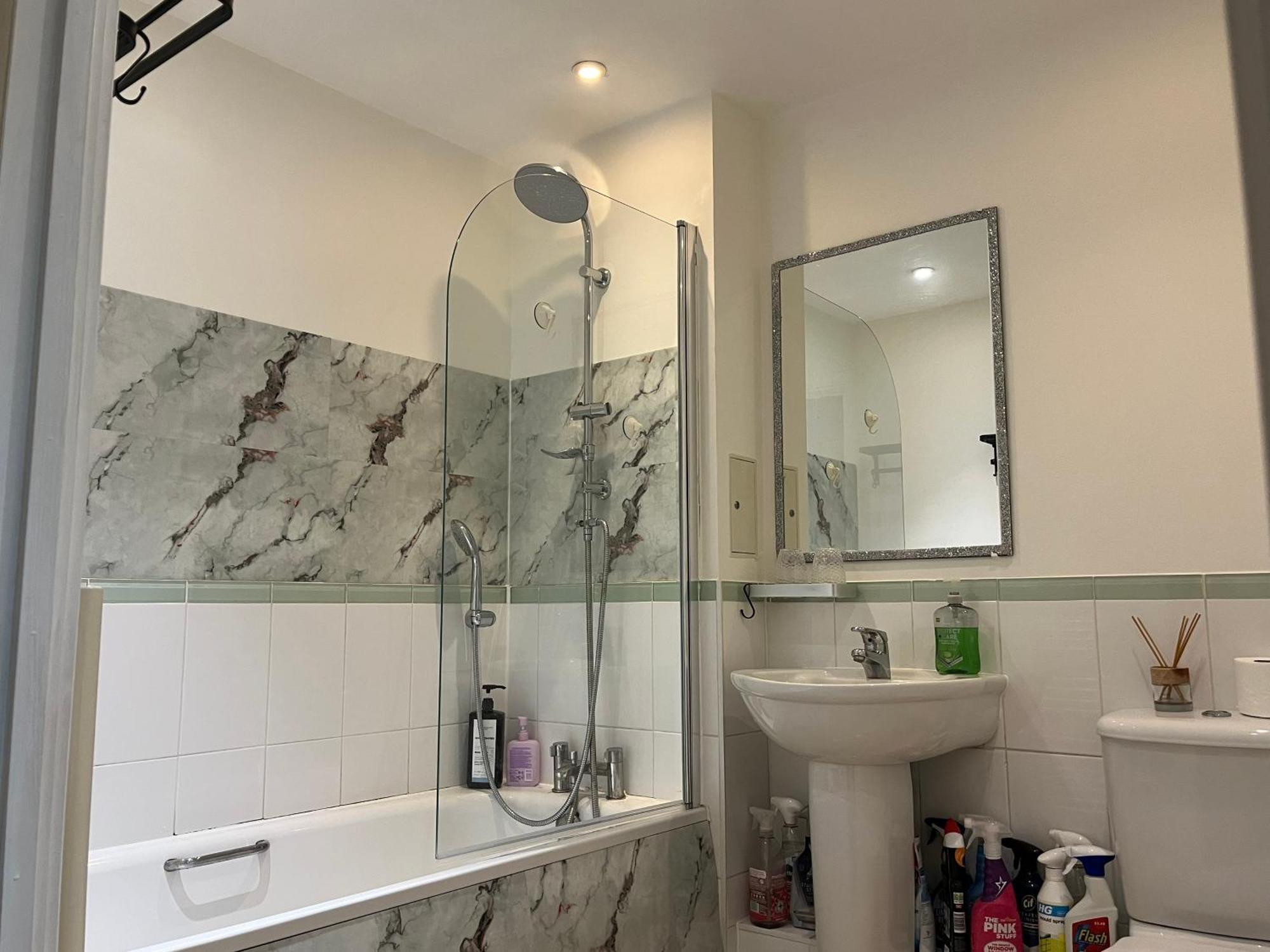 Apartment North Acton Flat London