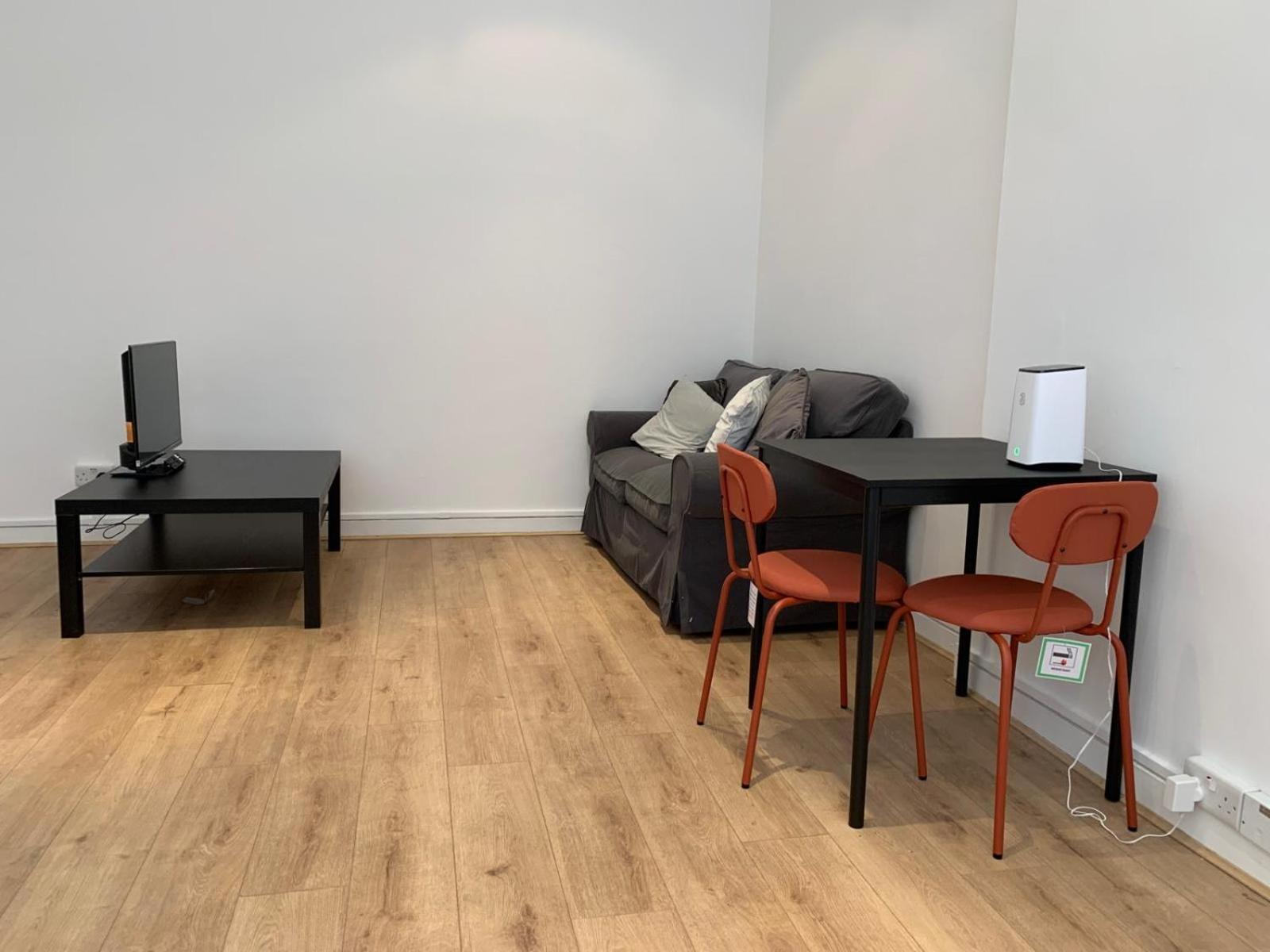Mayfair Modern 2 Bed