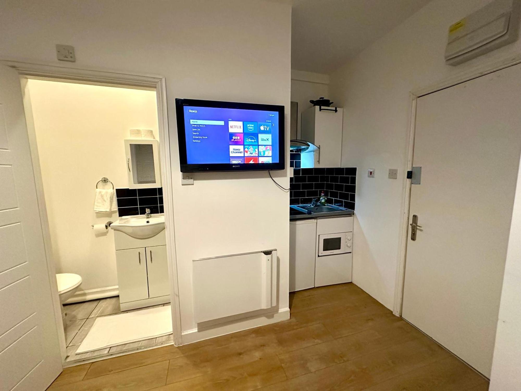 Bright Flat In Centre