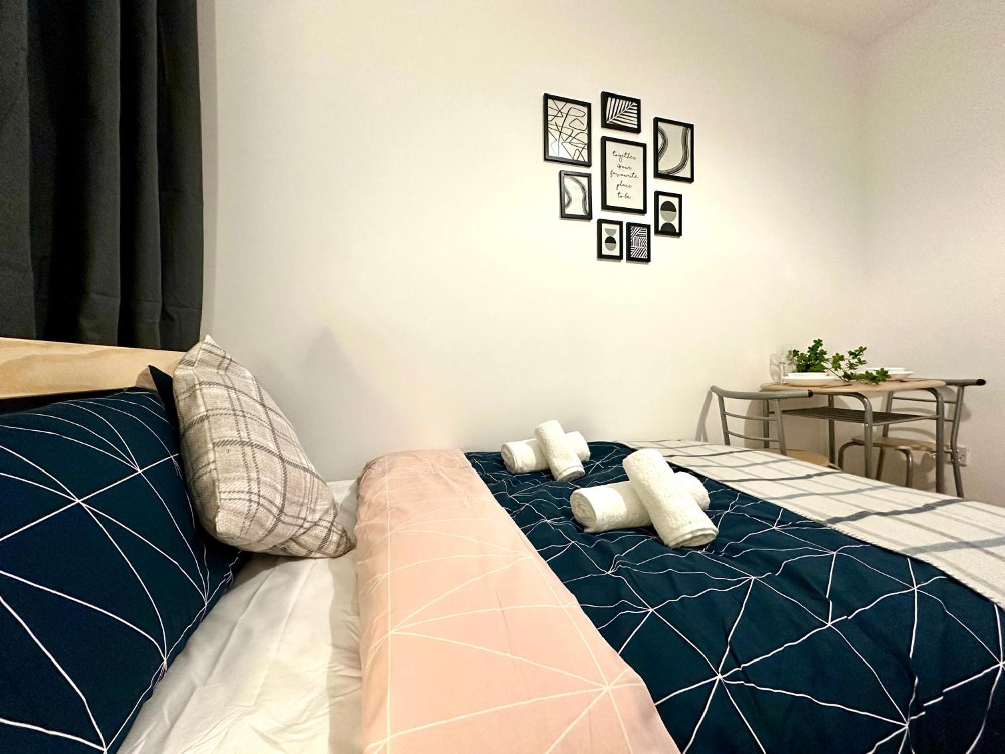 Bright Flat In Centre *