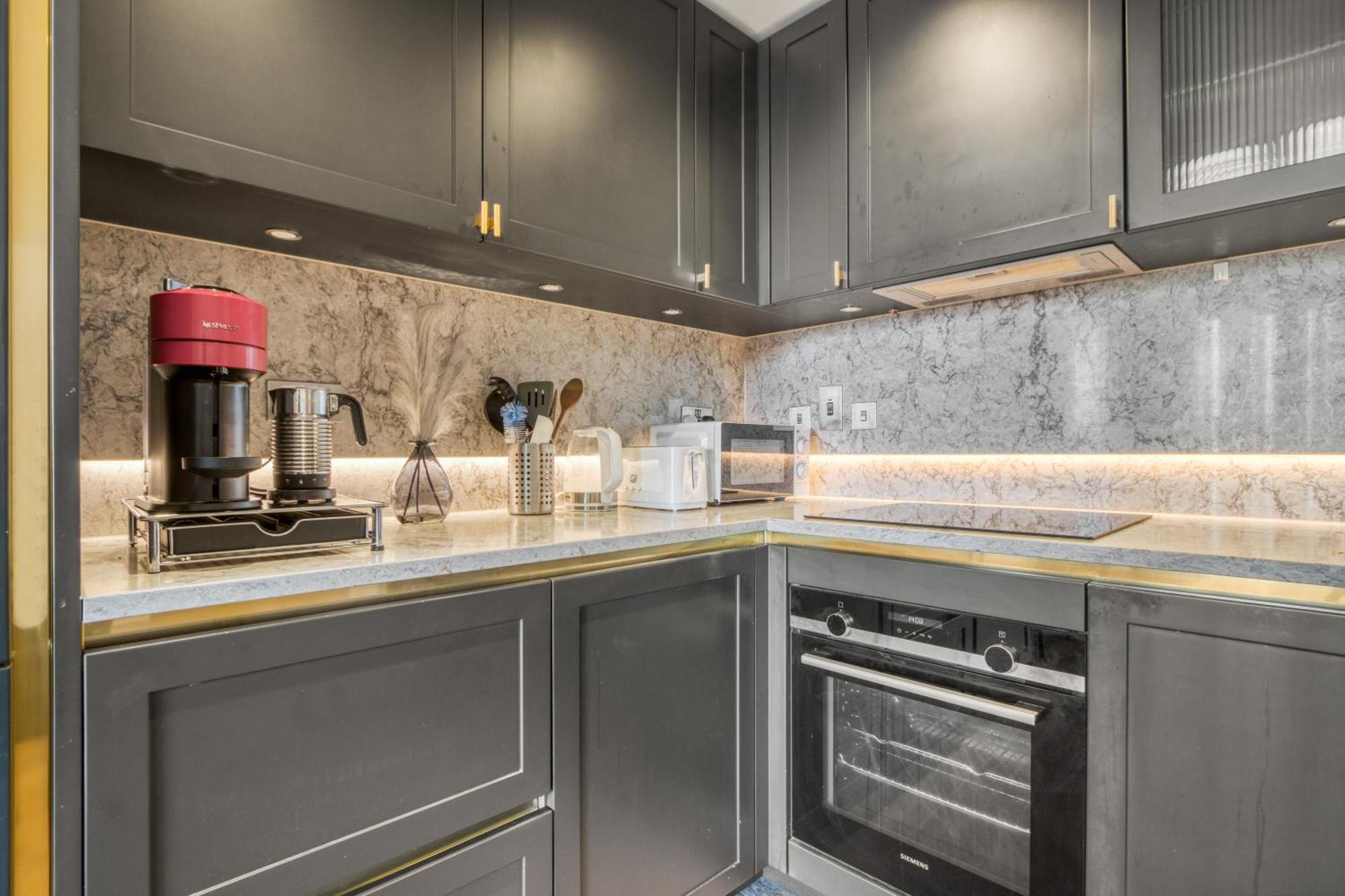 Hyde Park Luxury 2br 2ba Balcony Appartement *