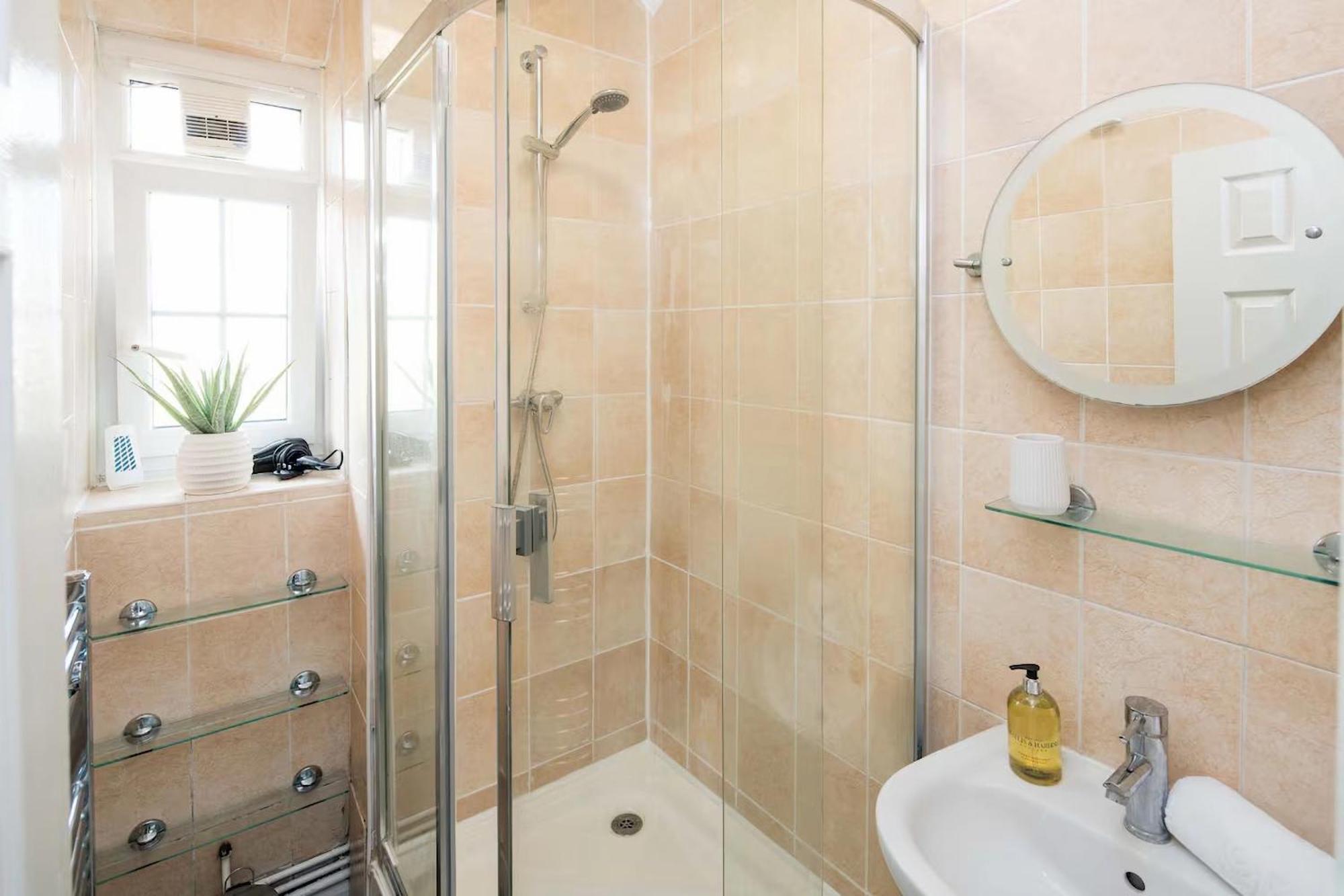Stylish 2Br - London Bridge - Central Tourist Spot * Londen