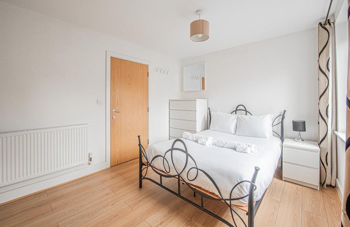 Stylish Spacious 3 Bed 5min Walk From Station Londres