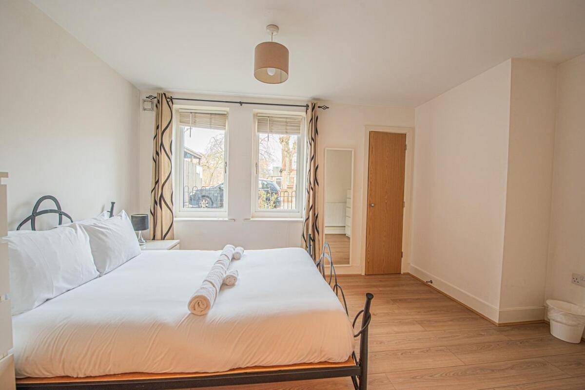 Stylish Spacious 3 Bed 5min Walk From Station Londres