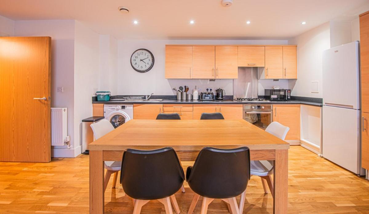 Stylish Spacious 3 Bed 5min Walk From Station * Londres