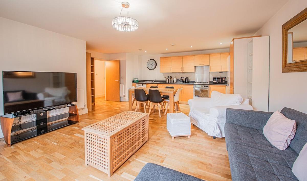 Appartement Stylish Spacious 3 Bed 5min Walk From Station *