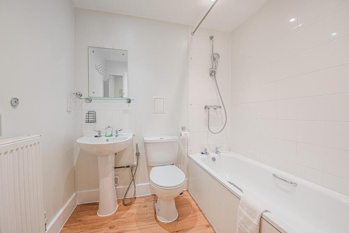 Appartement Stylish Spacious 3 Bed 5min Walk From Station *