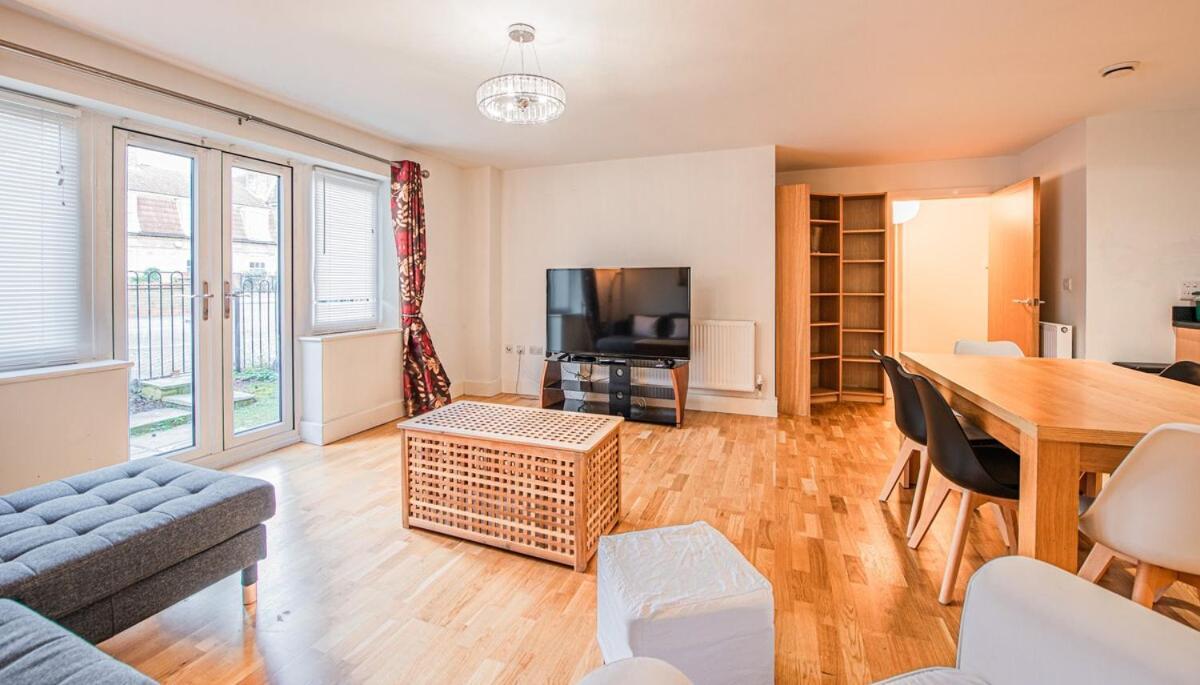 Appartement Stylish Spacious 3 Bed 5min Walk From Station
