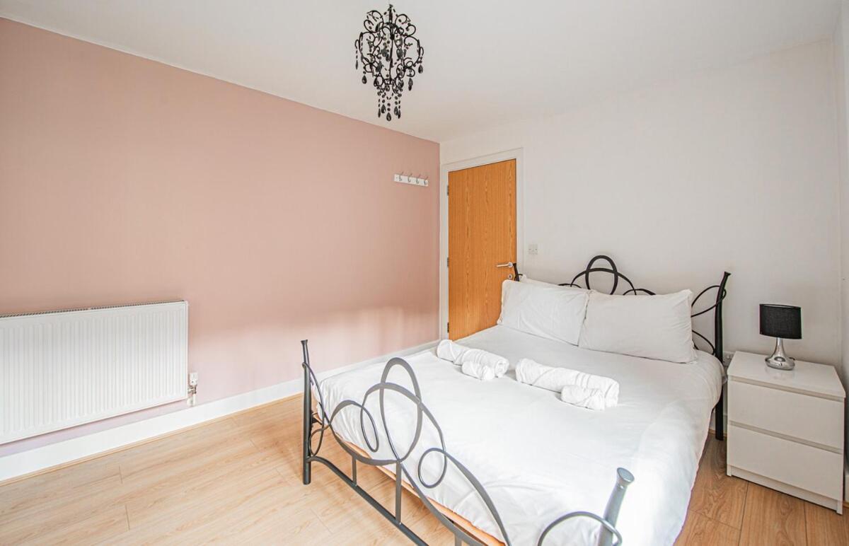 Stylish Spacious 3 Bed 5min Walk From Station * Londres