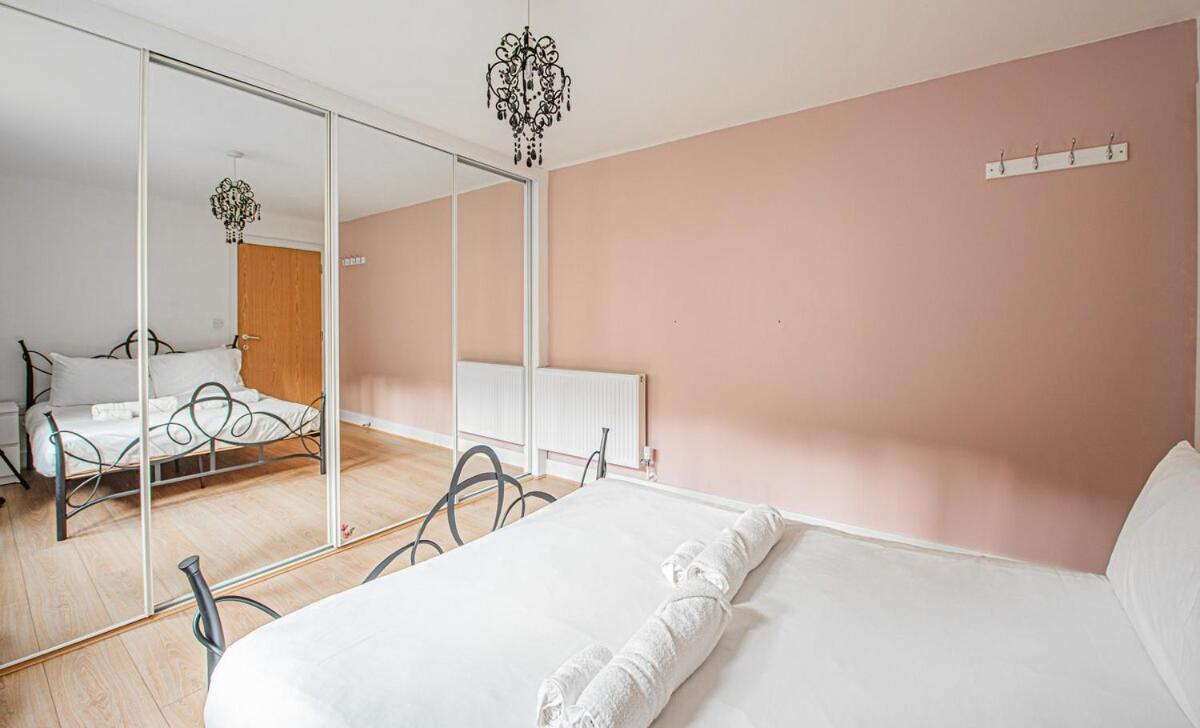 Stylish Spacious 3 Bed 5min Walk From Station Appartement *