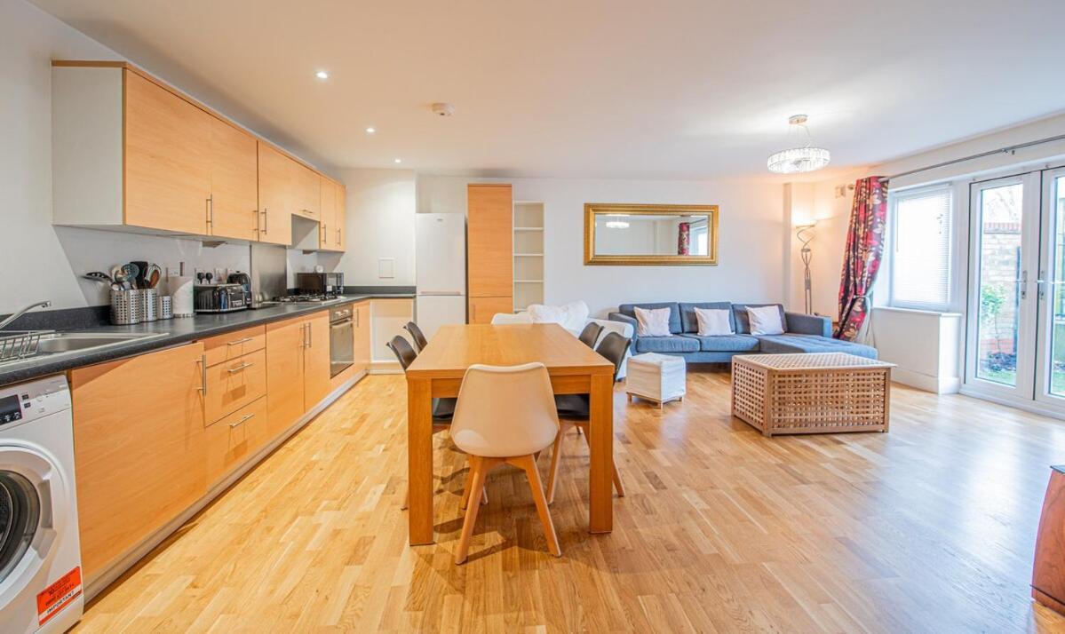 Stylish Spacious 3 Bed 5min Walk From Station * Londres