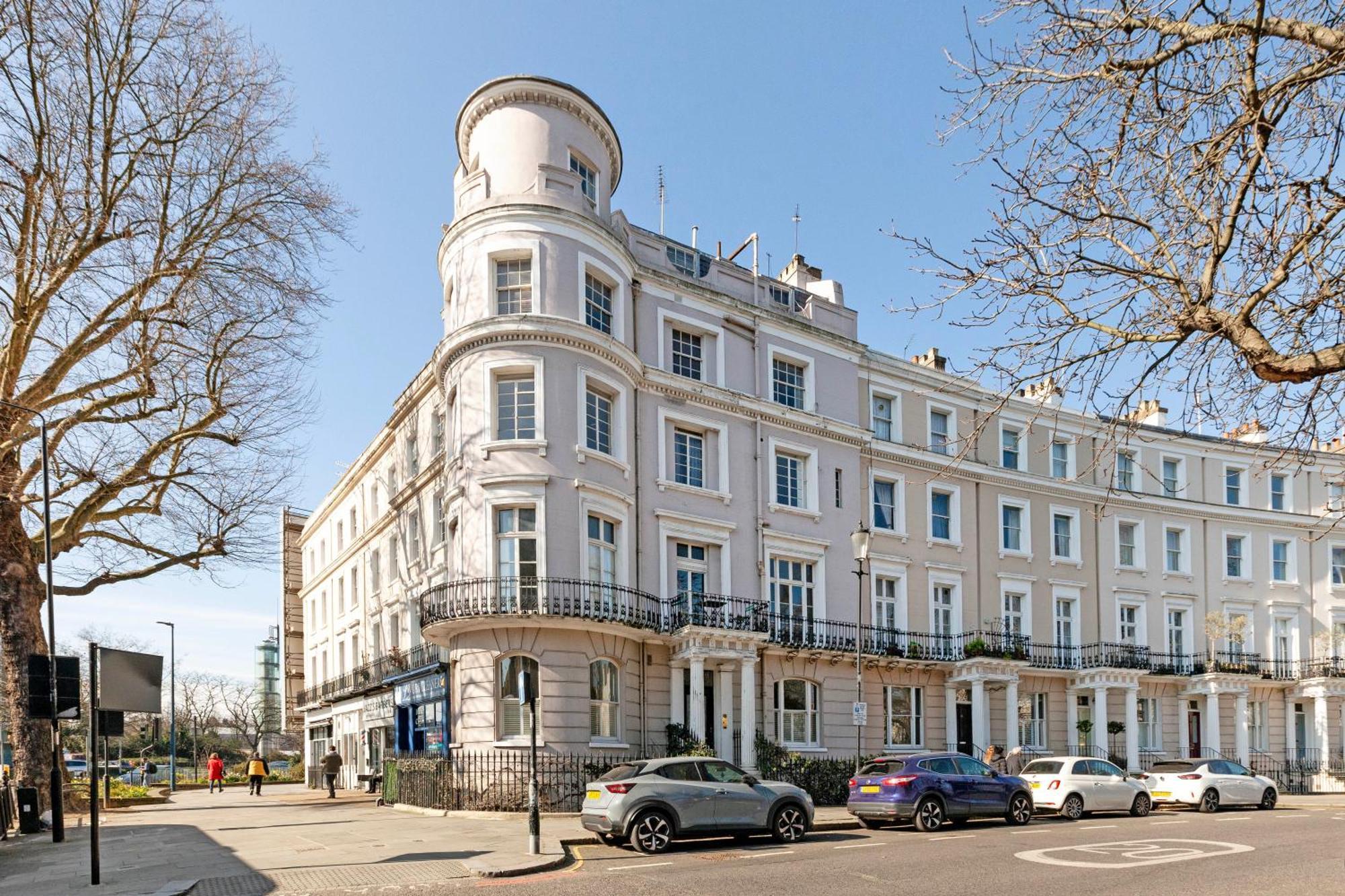 Luxury 2 Bedroom Flat In Royal Crescent Londres